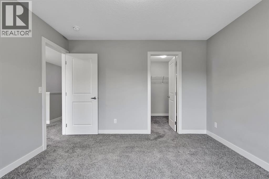 Single Family House for Sale in  Crestbrook Way SW Crestmont Calgary 
