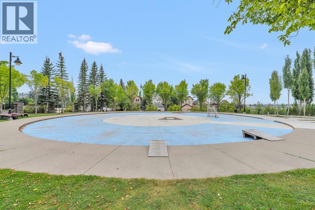Single Family House for Sale in  Crestbrook Way SW Crestmont Calgary 