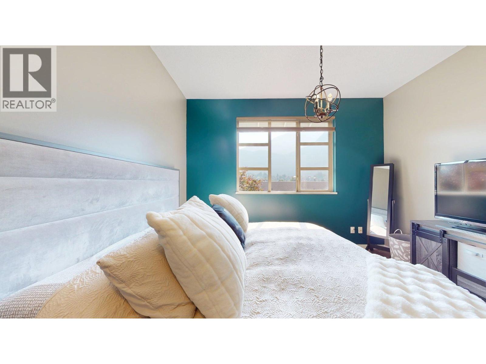 1274 STONEMOUNT PLACE, Squamish