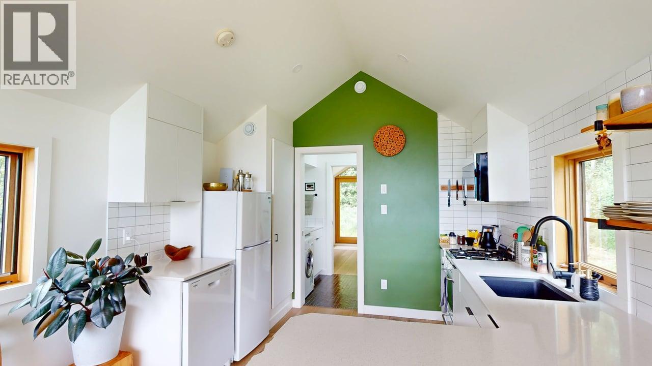 2715 3B HIGHWAY - 20