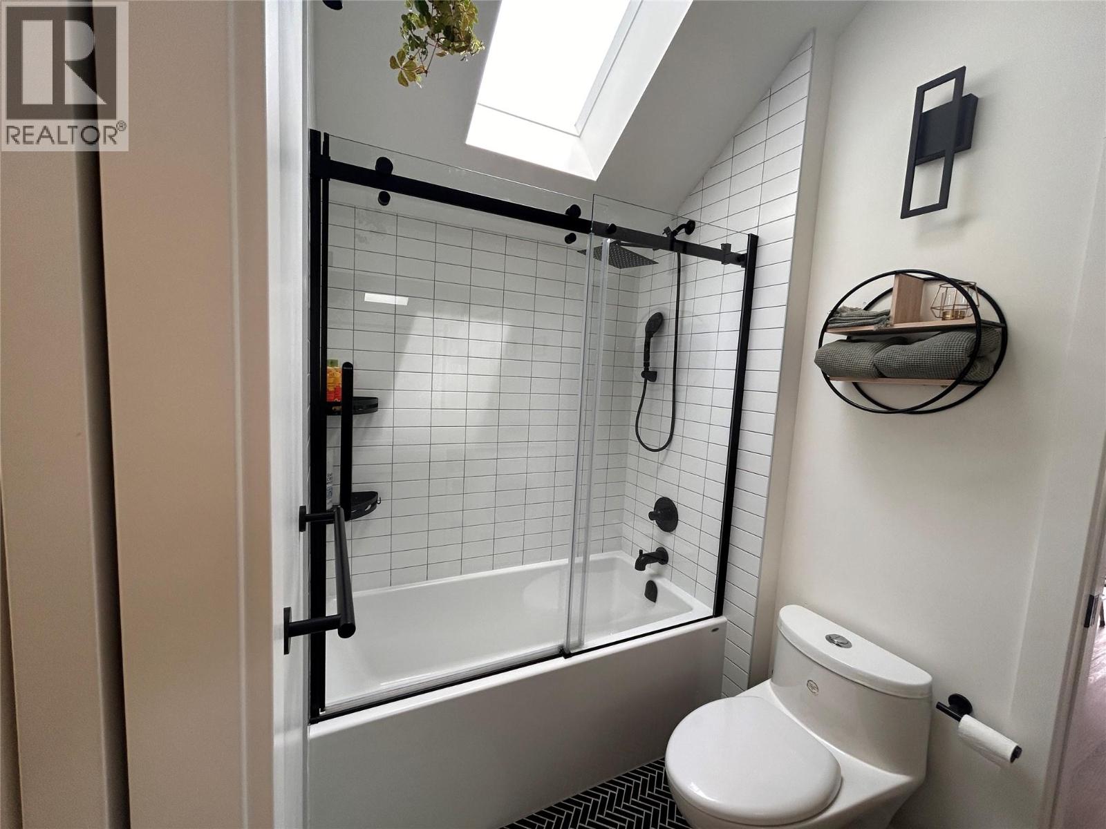 2715 3B HIGHWAY - 12