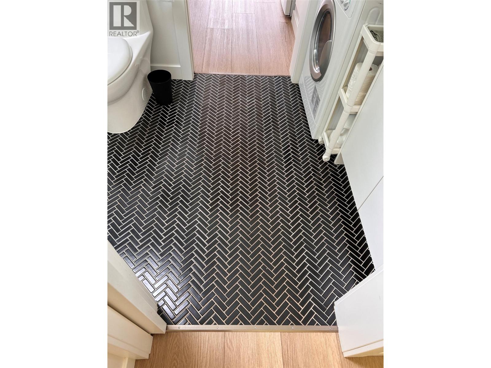 2715 3B HIGHWAY - 13