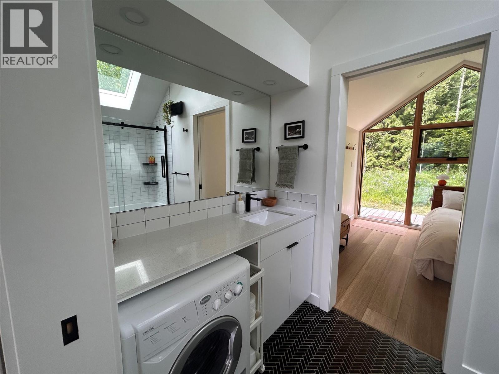 2715 3B HIGHWAY - 14