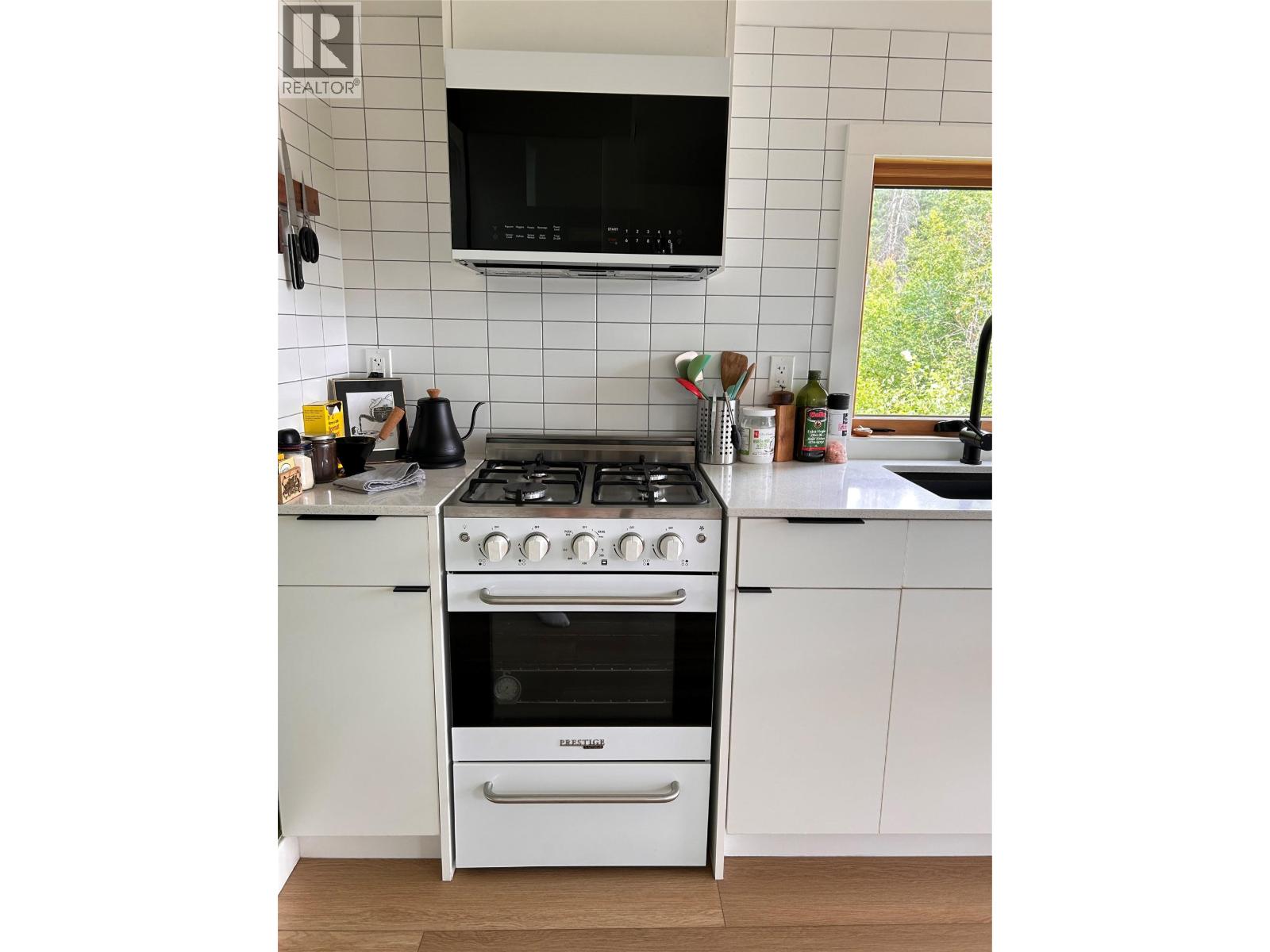 2715 3B HIGHWAY - 25