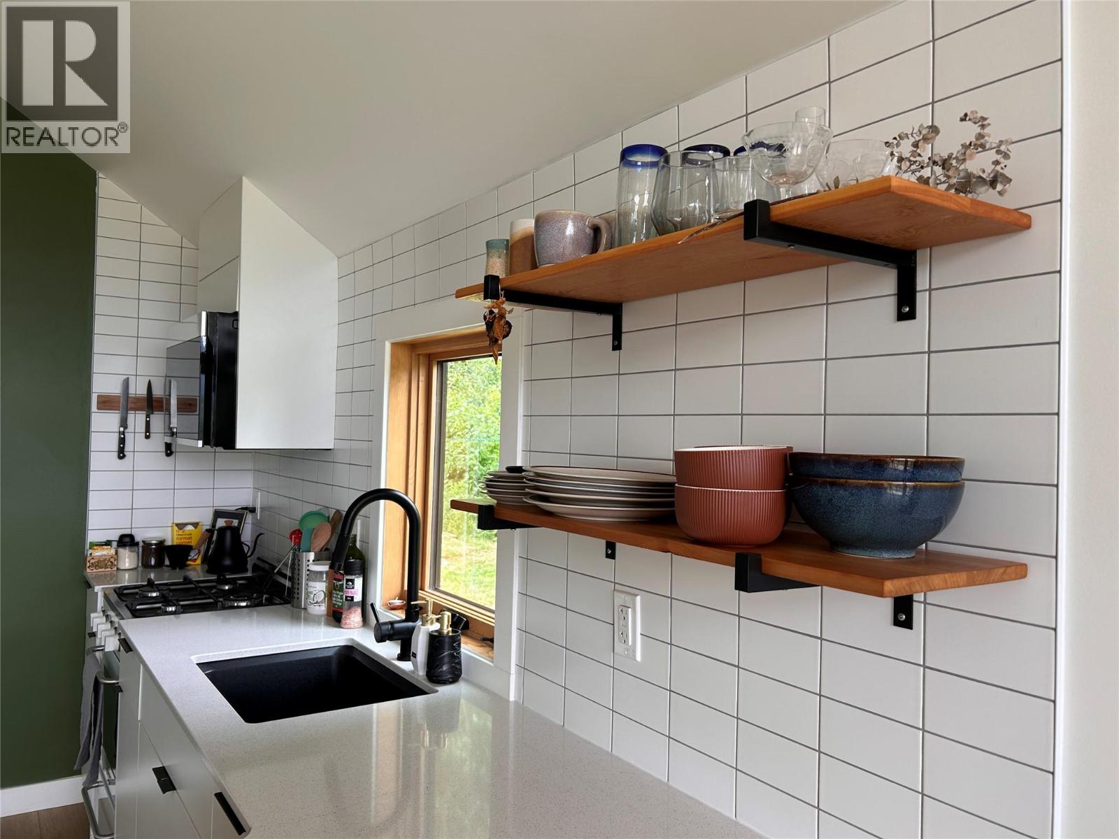 2715 3B HIGHWAY - 23