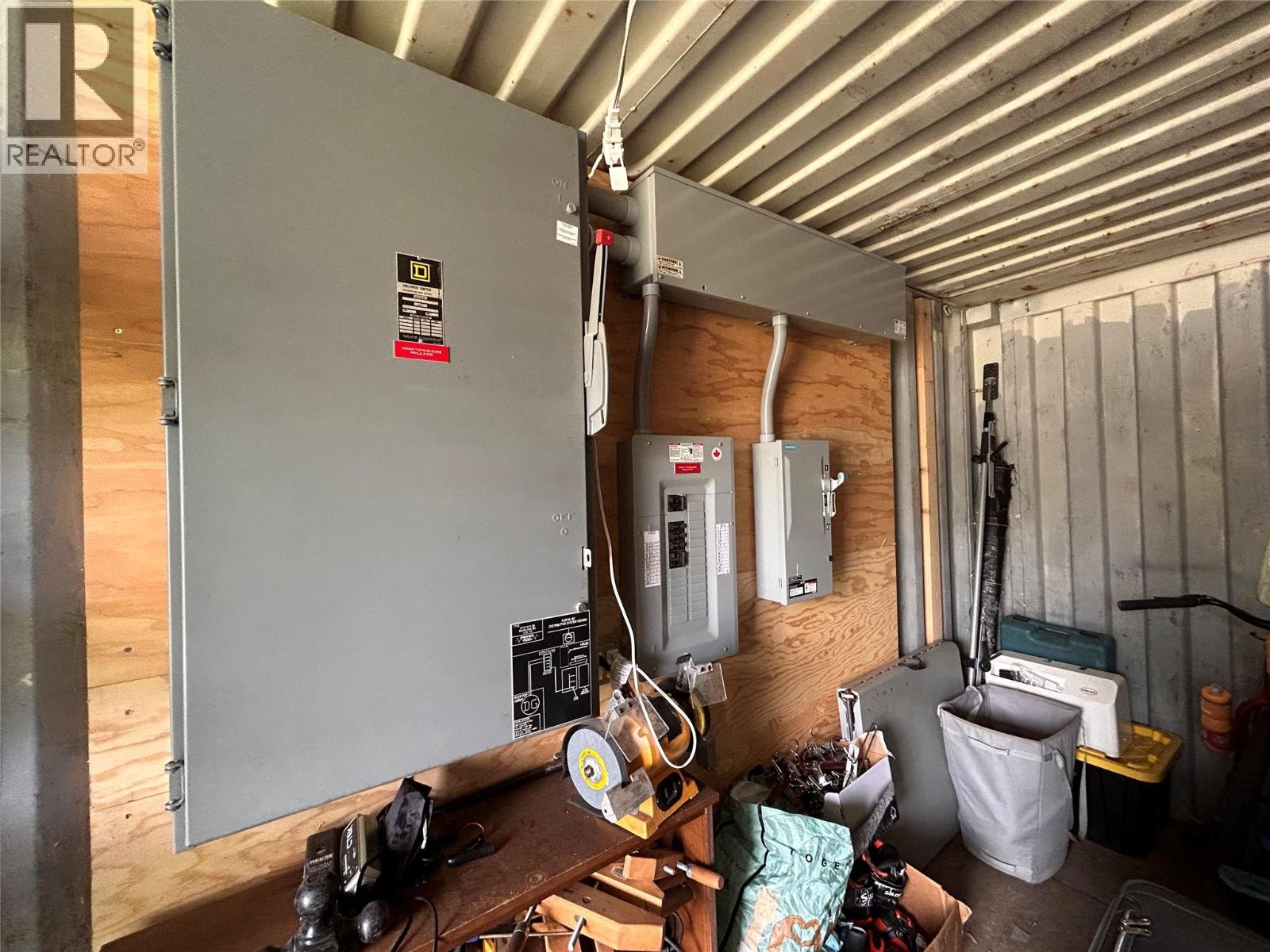 2715 3B HIGHWAY - 44