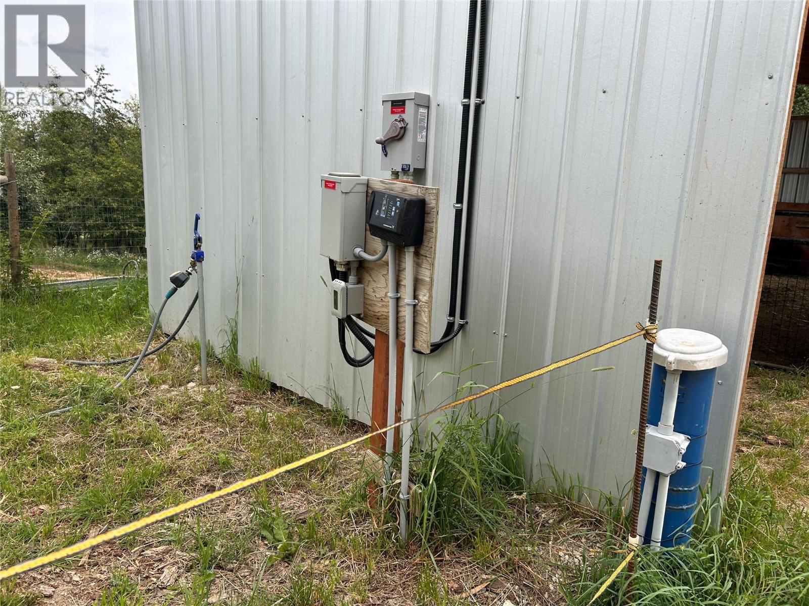 2715 3B HIGHWAY - 34