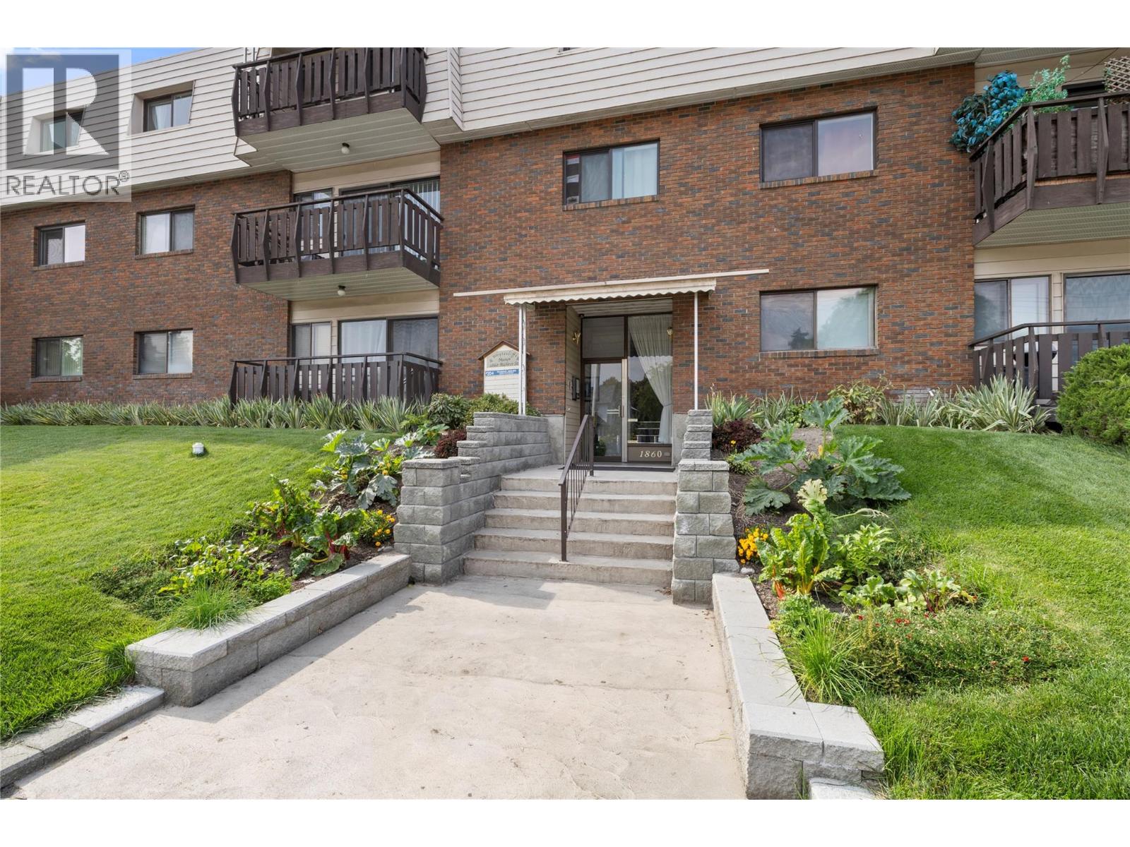 205 1860 Richter Street, Kelowna