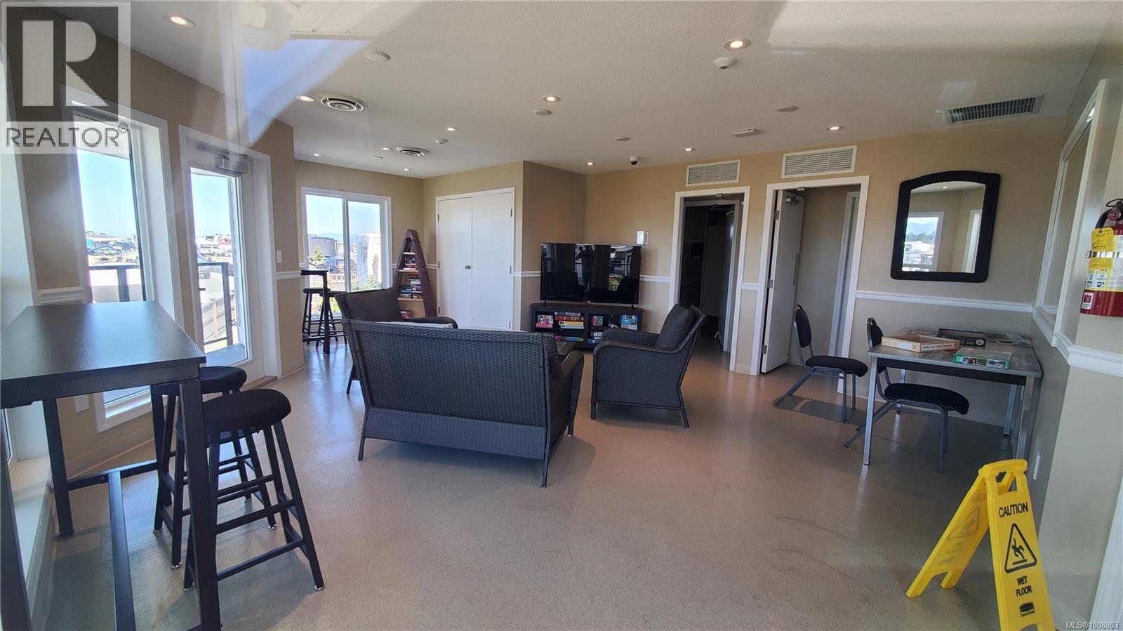 C279 200 Corfield St N, Parksville