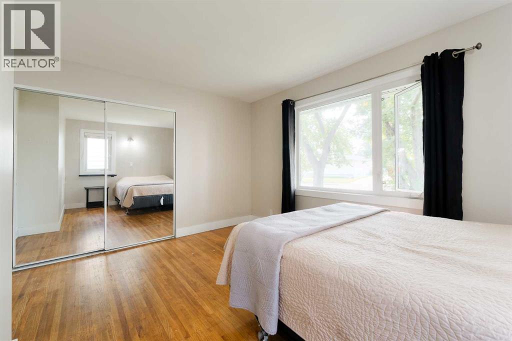 Single Family House Bungalow for Sale in  Tavender Road NW Thorncliffe Calgary 