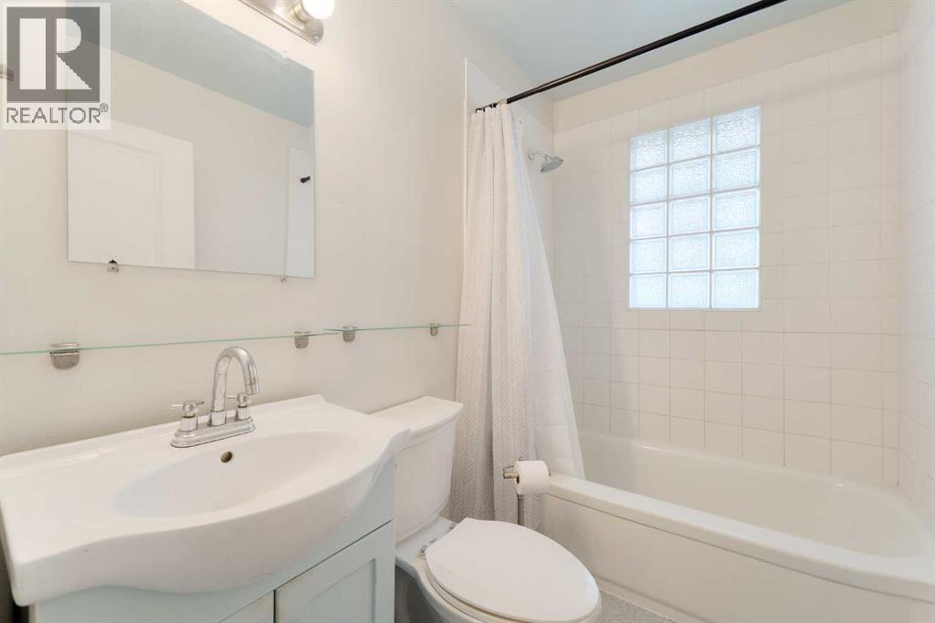Single Family House Bungalow for Sale in  Tavender Road NW Thorncliffe Calgary 