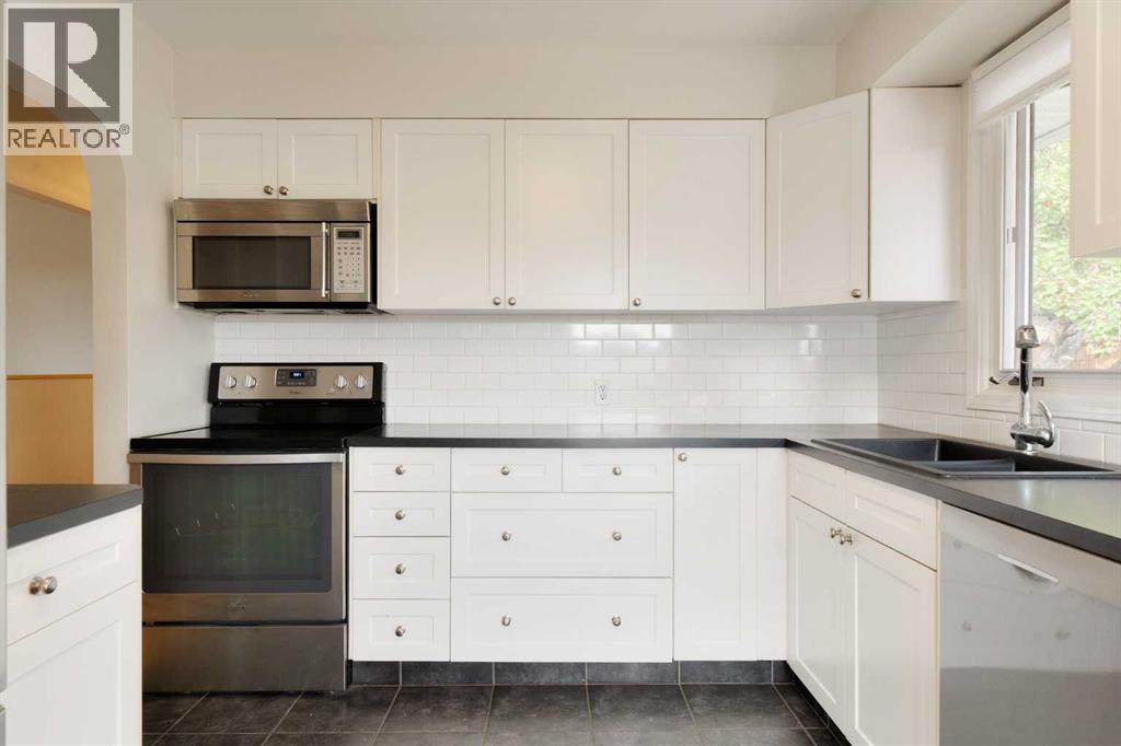 Single Family House Bungalow for Sale in  Tavender Road NW Thorncliffe Calgary 
