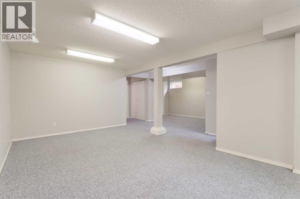 Single Family House Bungalow for Sale in  Tavender Road NW Thorncliffe Calgary 