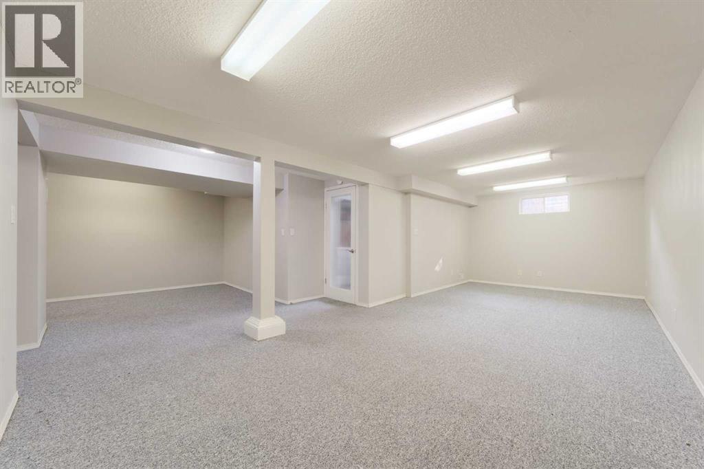 Single Family House Bungalow for Sale in  Tavender Road NW Thorncliffe Calgary 