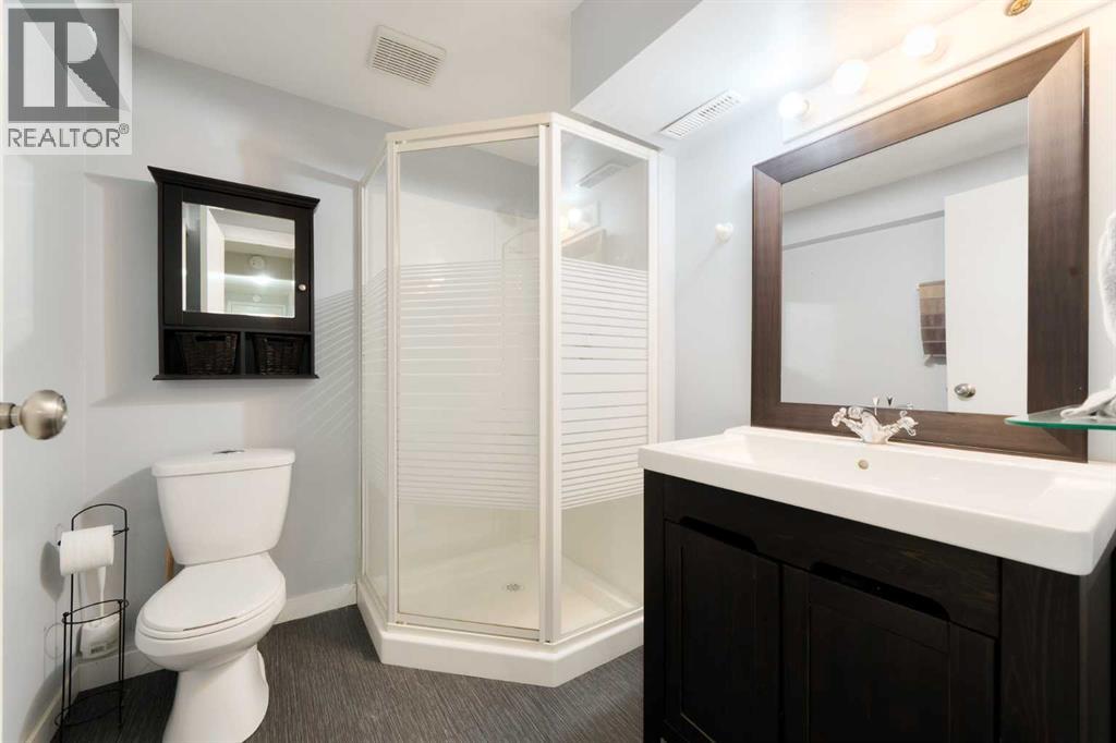 Single Family House Bungalow for Sale in  Tavender Road NW Thorncliffe Calgary 