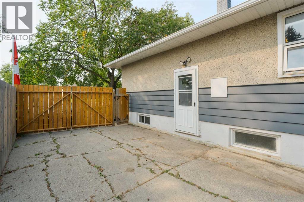 Single Family House Bungalow for Sale in  Tavender Road NW Thorncliffe Calgary 