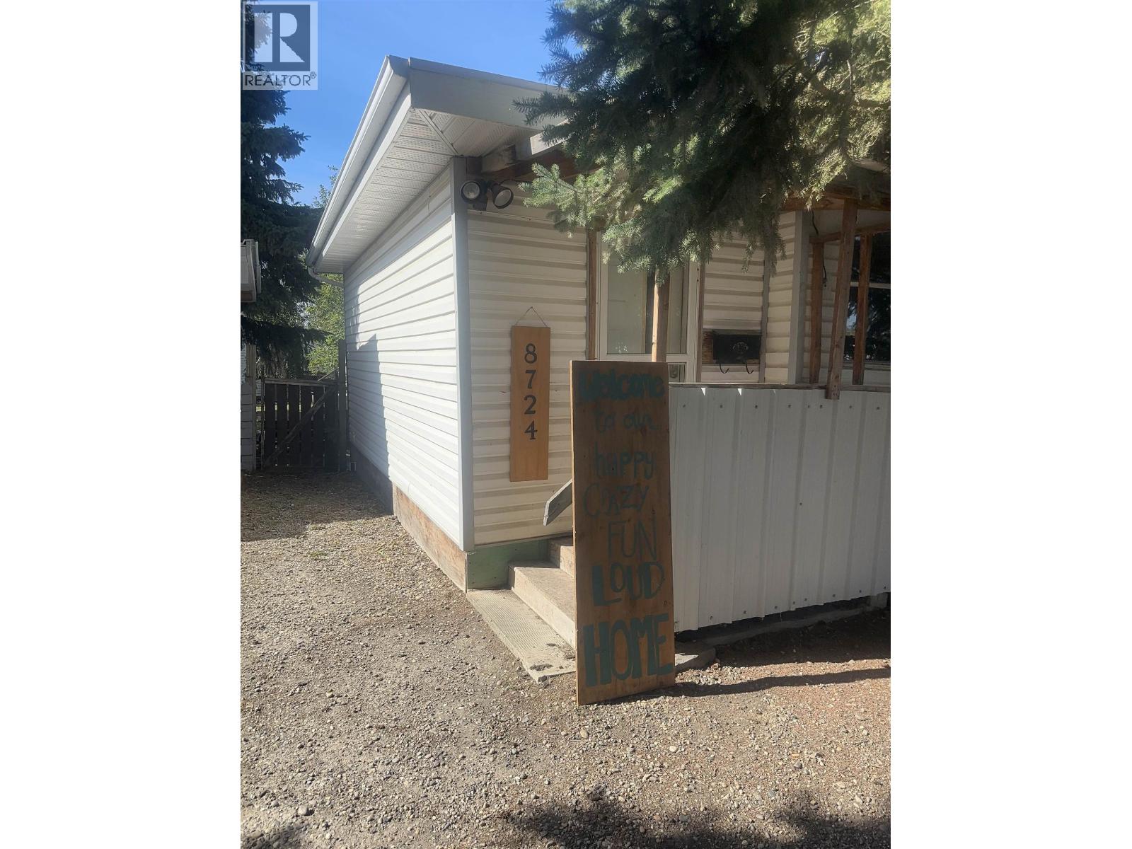 8724 75 STREET, Fort St. John