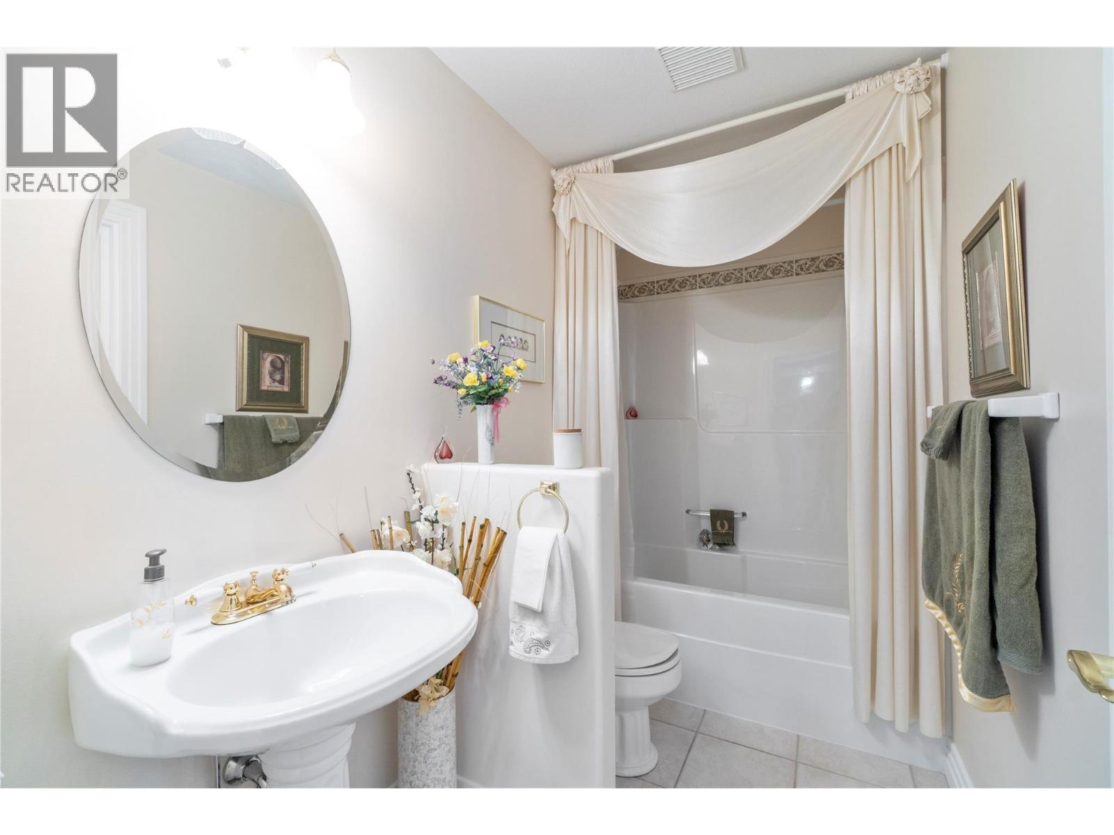 2602 Golf Course Drive, Blind Bay