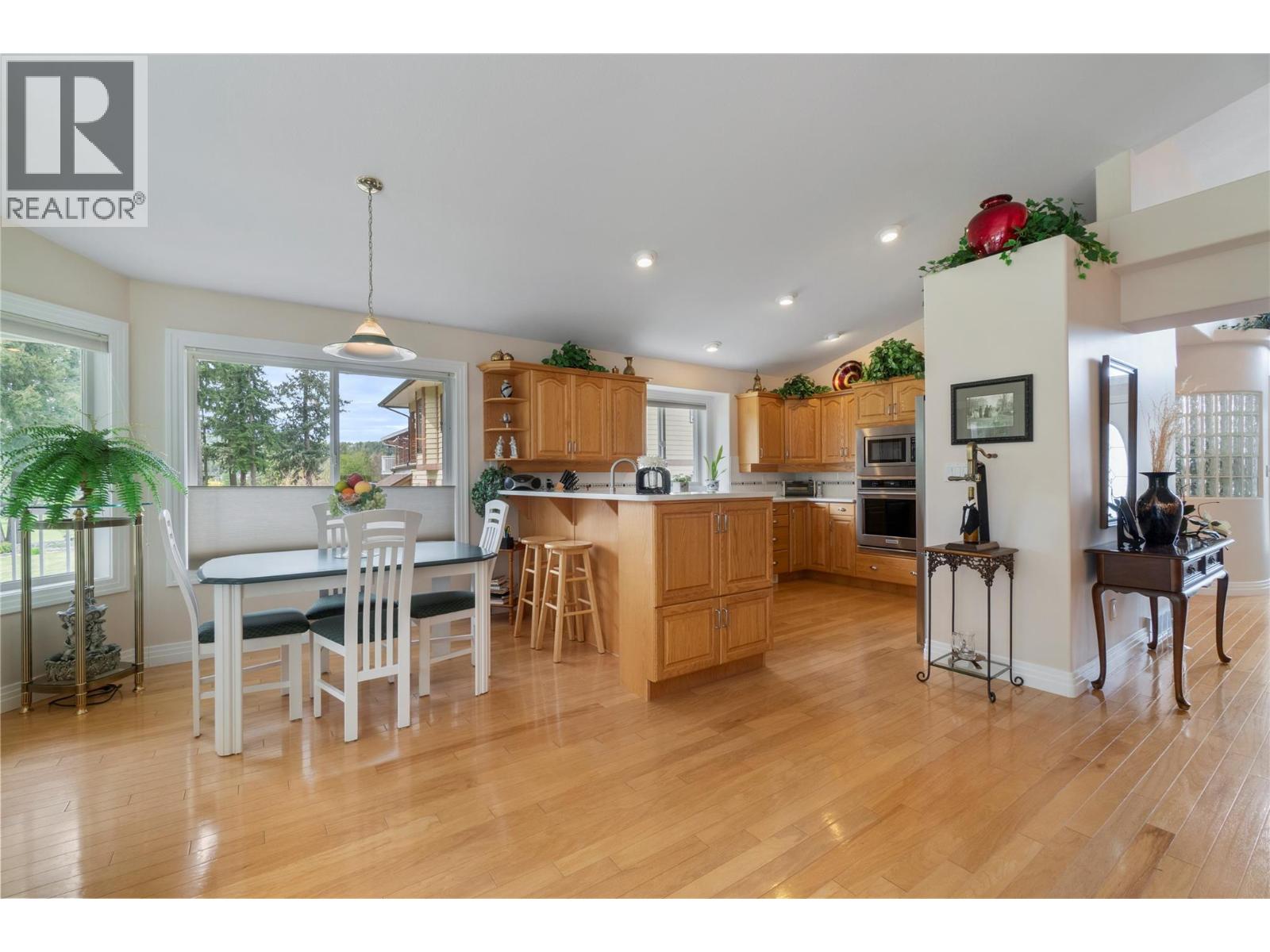 2602 Golf Course Drive, Blind Bay