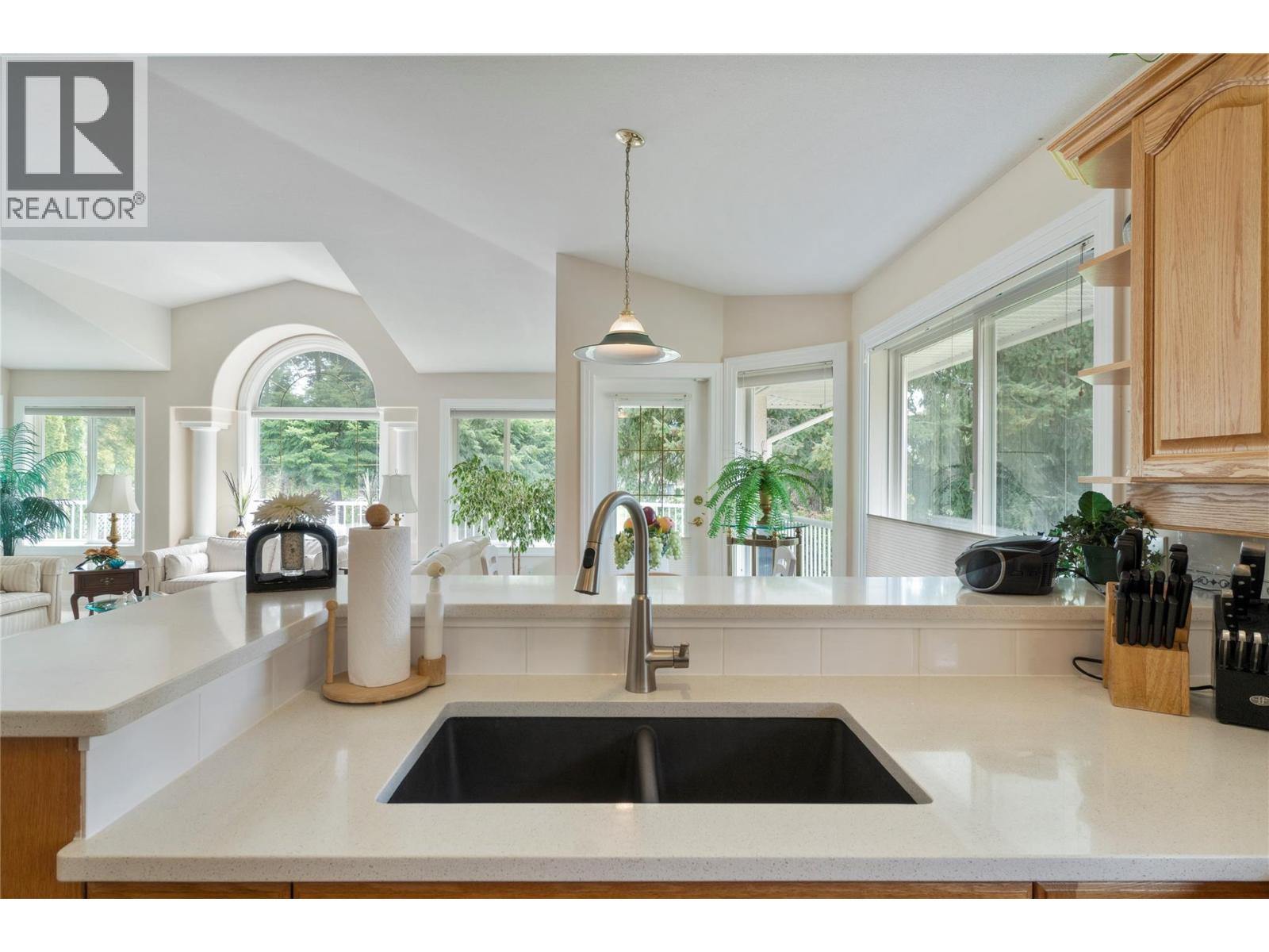 2602 Golf Course Drive, Blind Bay