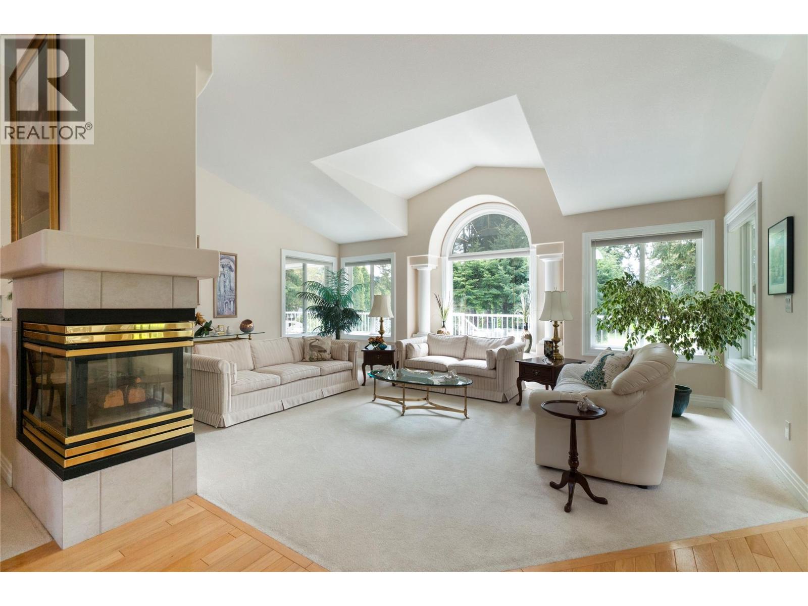 2602 Golf Course Drive, Blind Bay