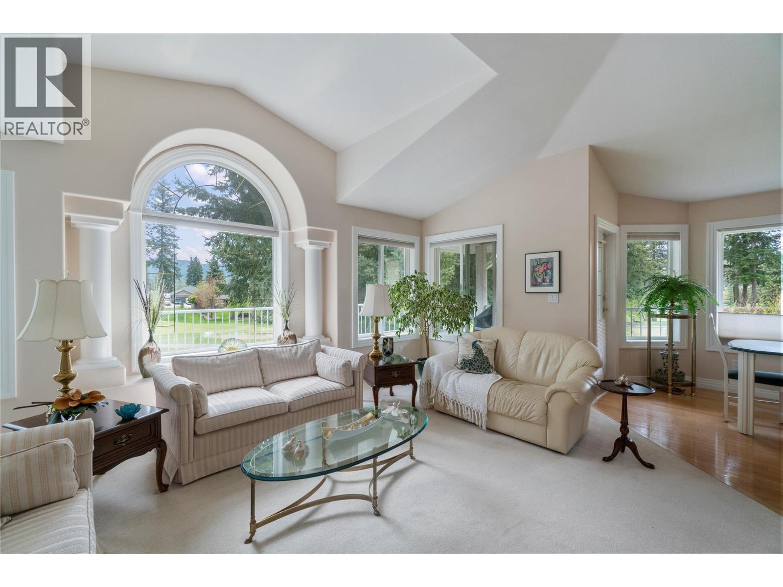 2602 Golf Course Drive, Blind Bay