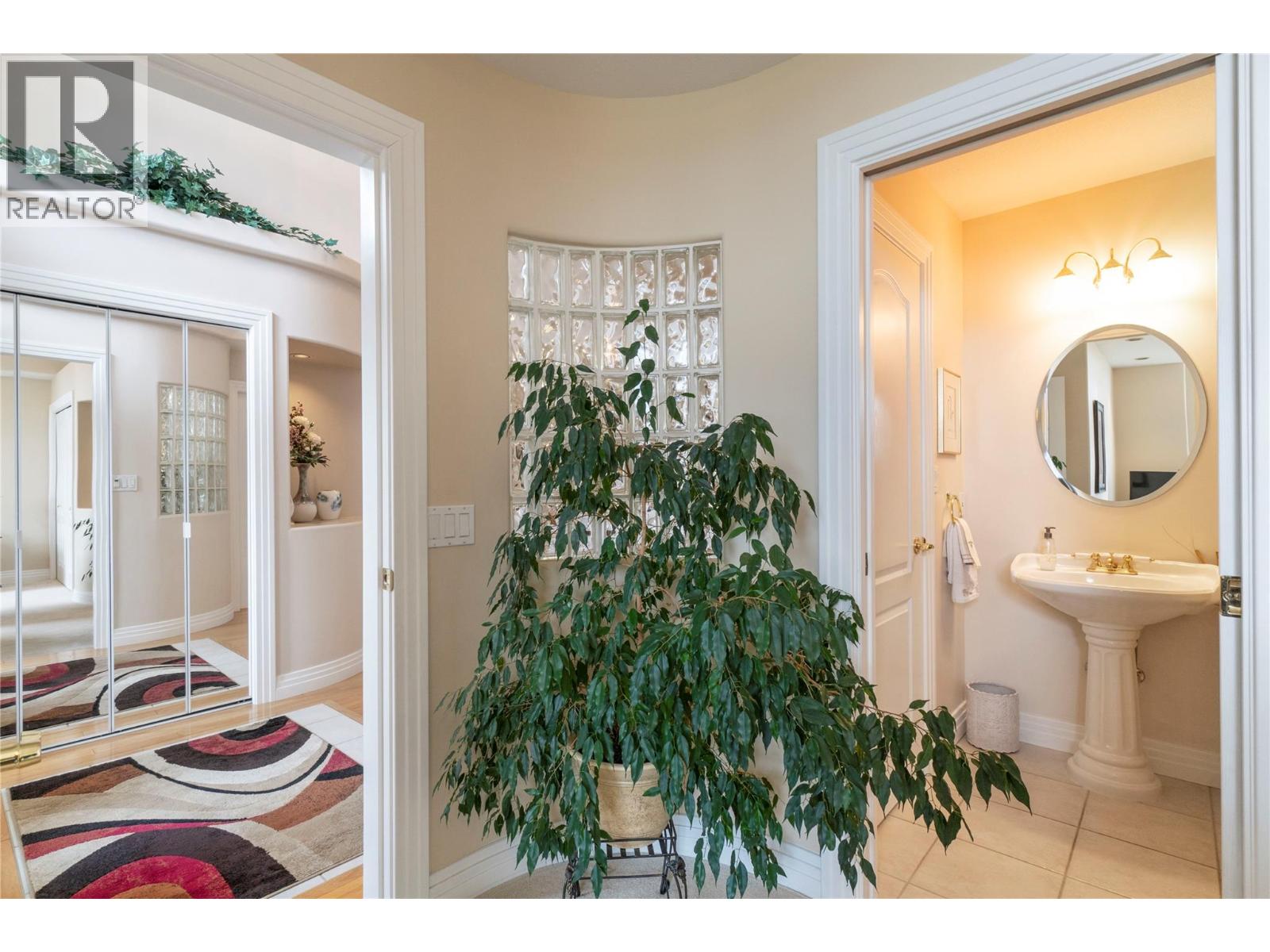2602 Golf Course Drive, Blind Bay