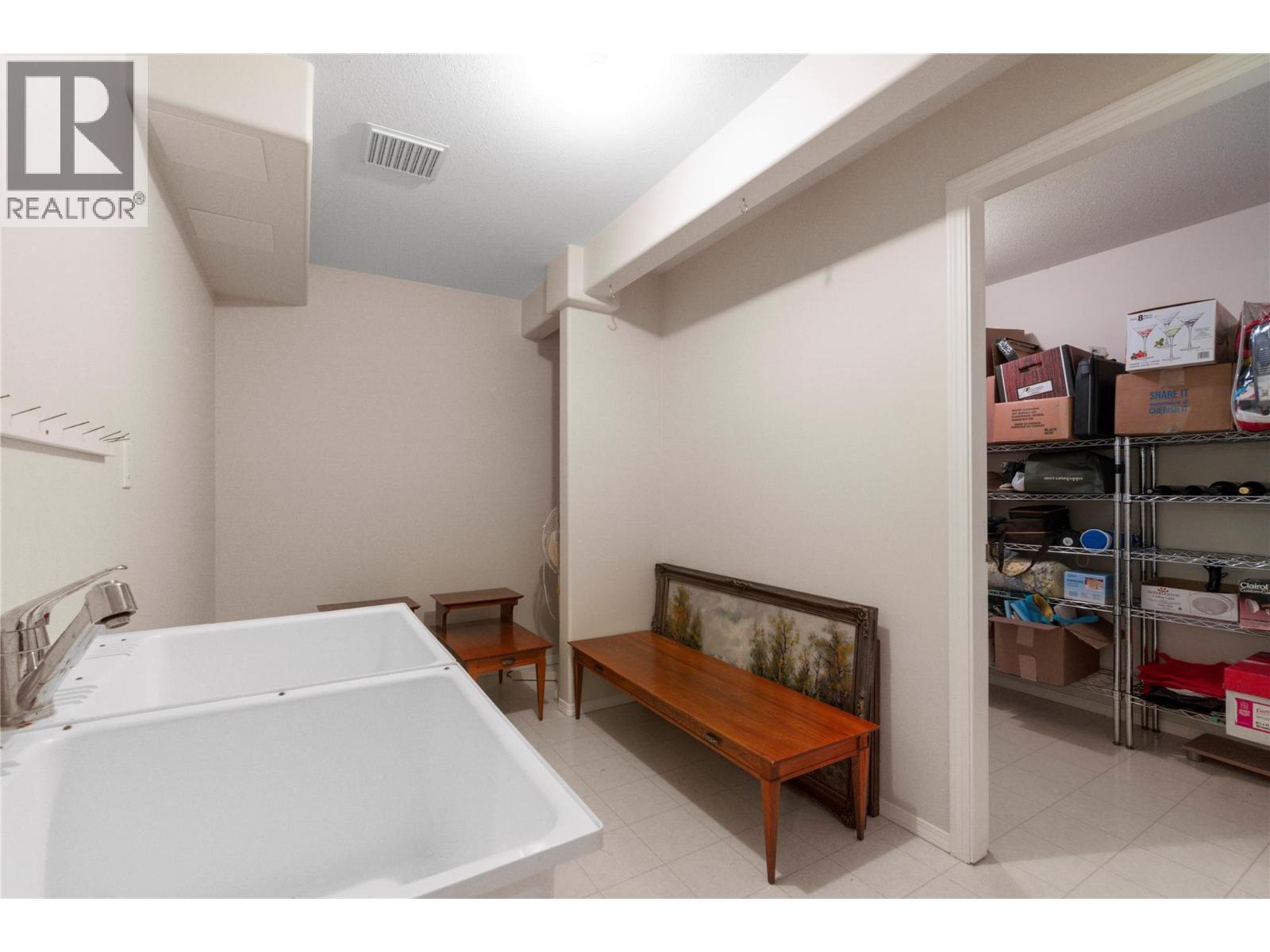 2602 Golf Course Drive, Blind Bay