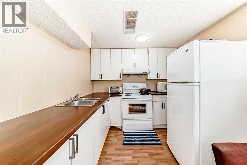 Single Family House for Sale in  Pineset Pl NE Place NE Pineridge Calgary 