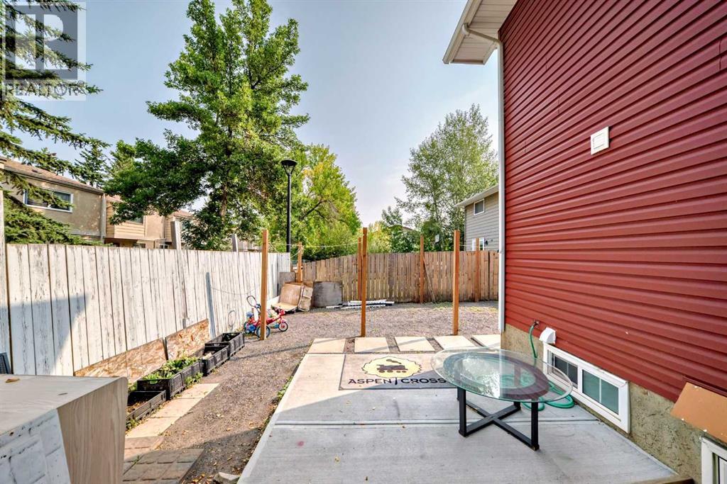Single Family House for Sale in  Pineset Pl NE Place NE Pineridge Calgary 