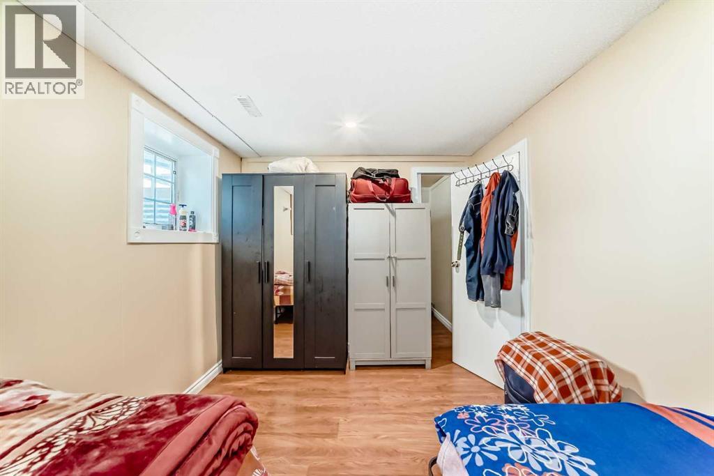 Single Family House for Sale in  Pineset Pl NE Place NE Pineridge Calgary 