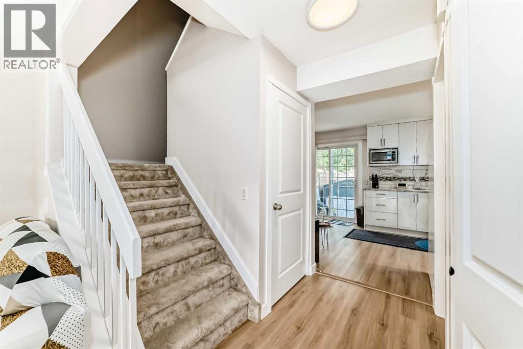 Single Family House for Sale in  Pineset Pl NE Place NE Pineridge Calgary 
