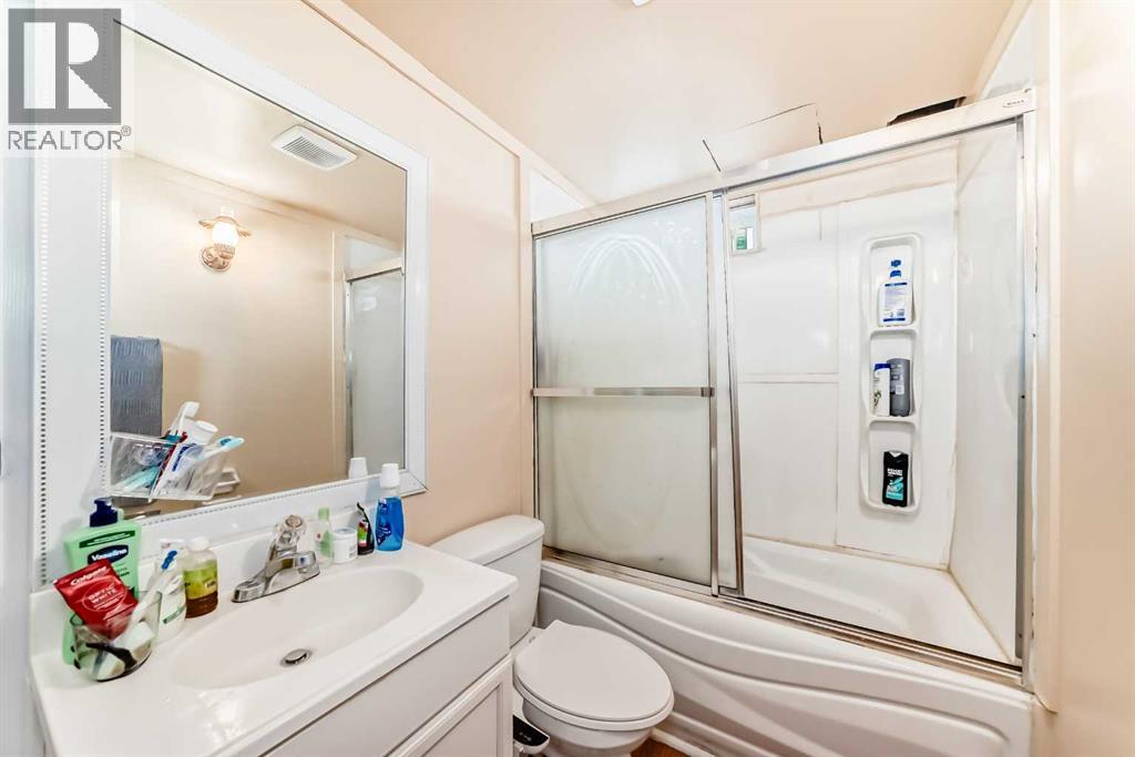 Single Family House for Sale in  Pineset Pl NE Place NE Pineridge Calgary 
