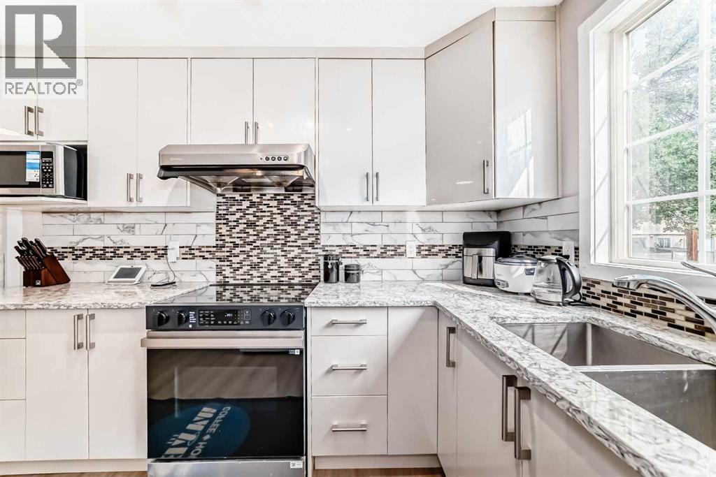 Single Family House for Sale in  Pineset Pl NE Place NE Pineridge Calgary 
