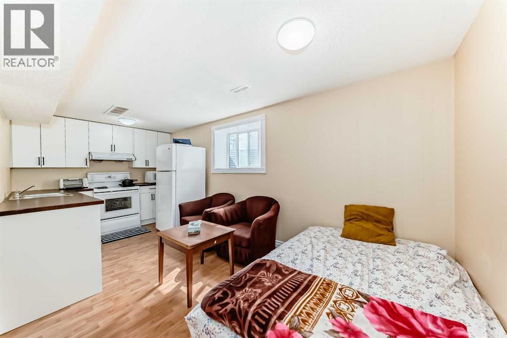 Single Family House for Sale in  Pineset Pl NE Place NE Pineridge Calgary 