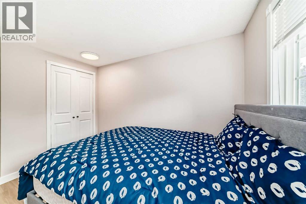 Single Family House for Sale in  Pineset Pl NE Place NE Pineridge Calgary 