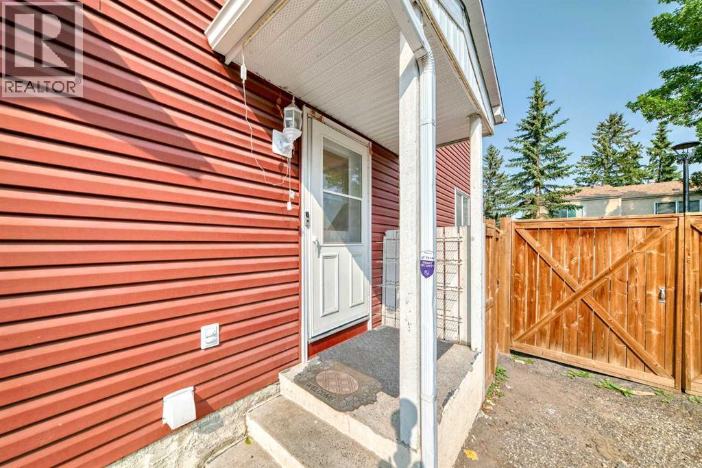 Single Family House for Sale in  Pineset Pl NE Place NE Pineridge Calgary 