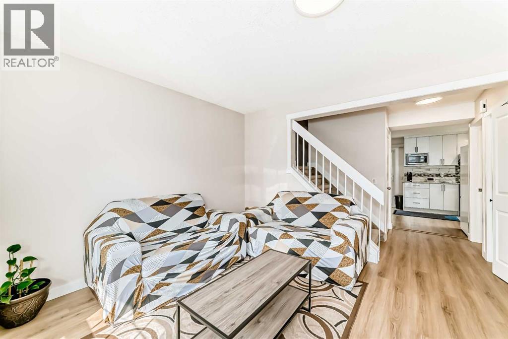 Single Family House for Sale in  Pineset Pl NE Place NE Pineridge Calgary 