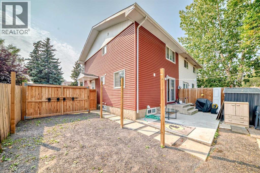 Single Family House for Sale in  Pineset Pl NE Place NE Pineridge Calgary 