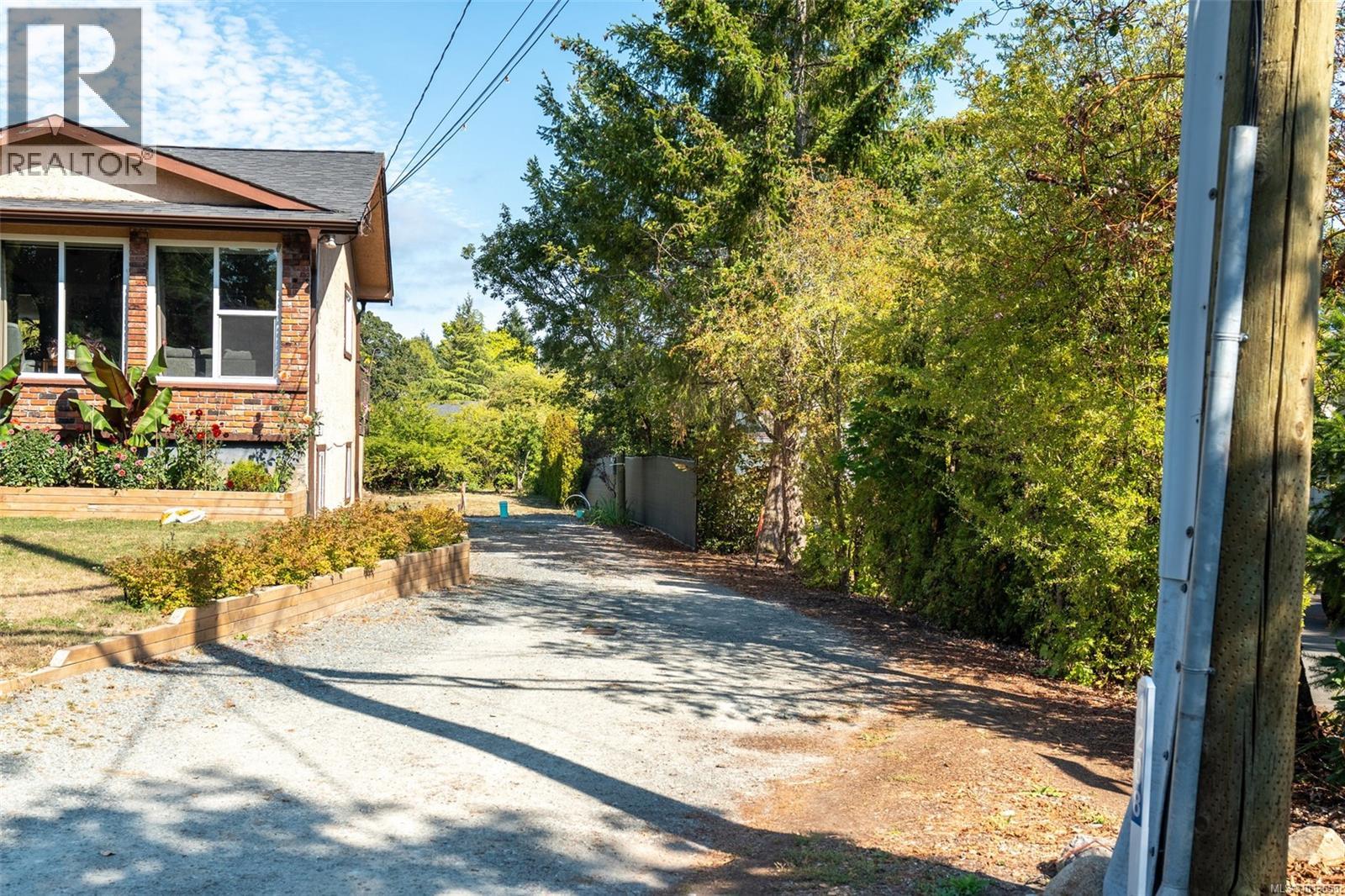 1208 Marchant Rd, Central Saanich