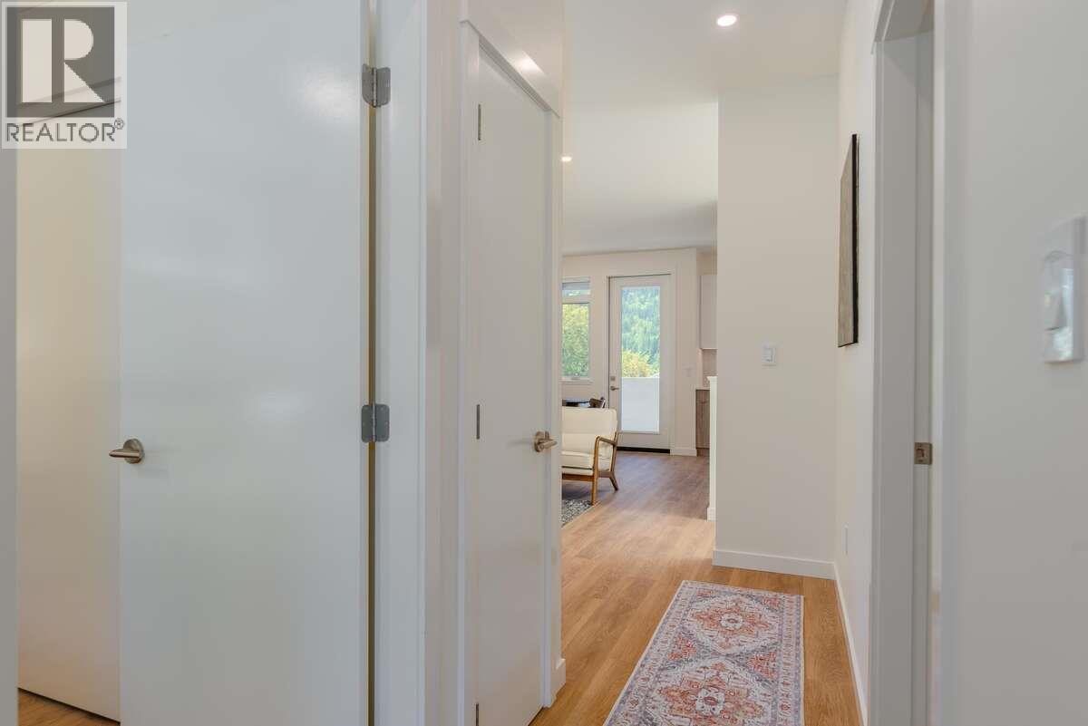 2222 Falls Street Unit# B, Nelson