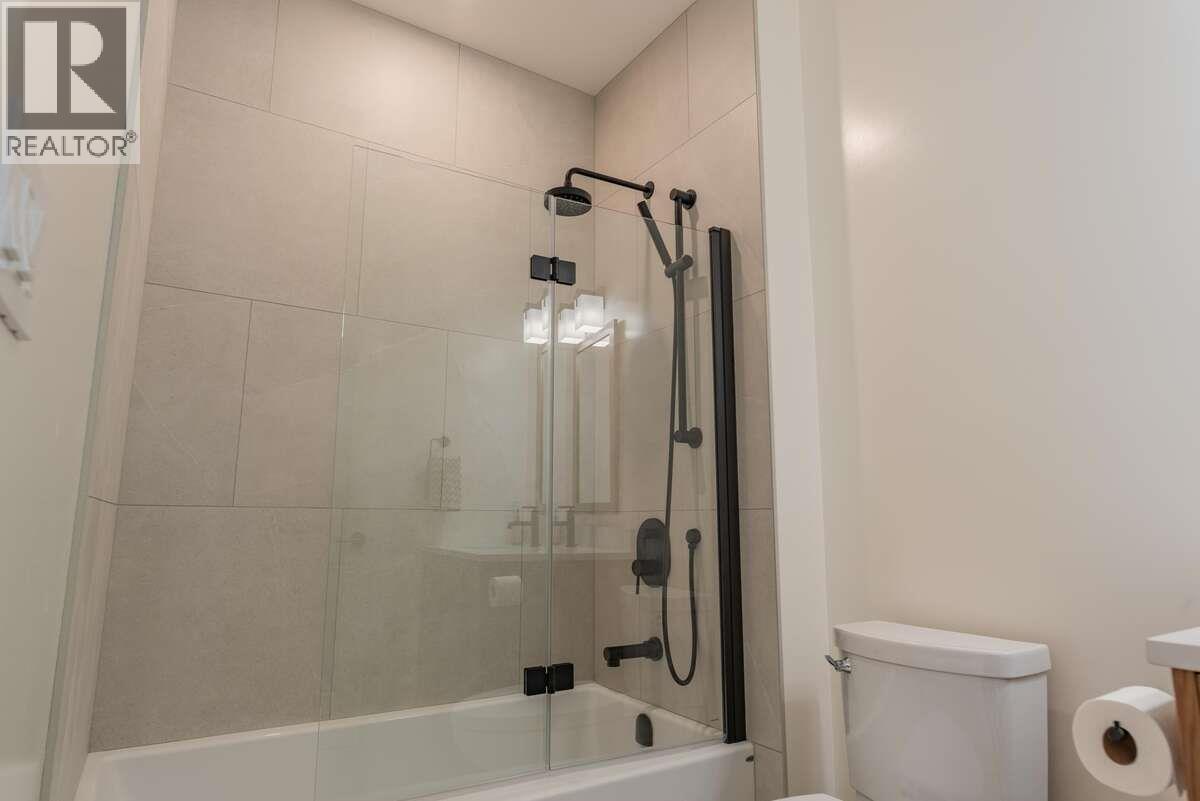 2222 Falls Street Unit# B, Nelson