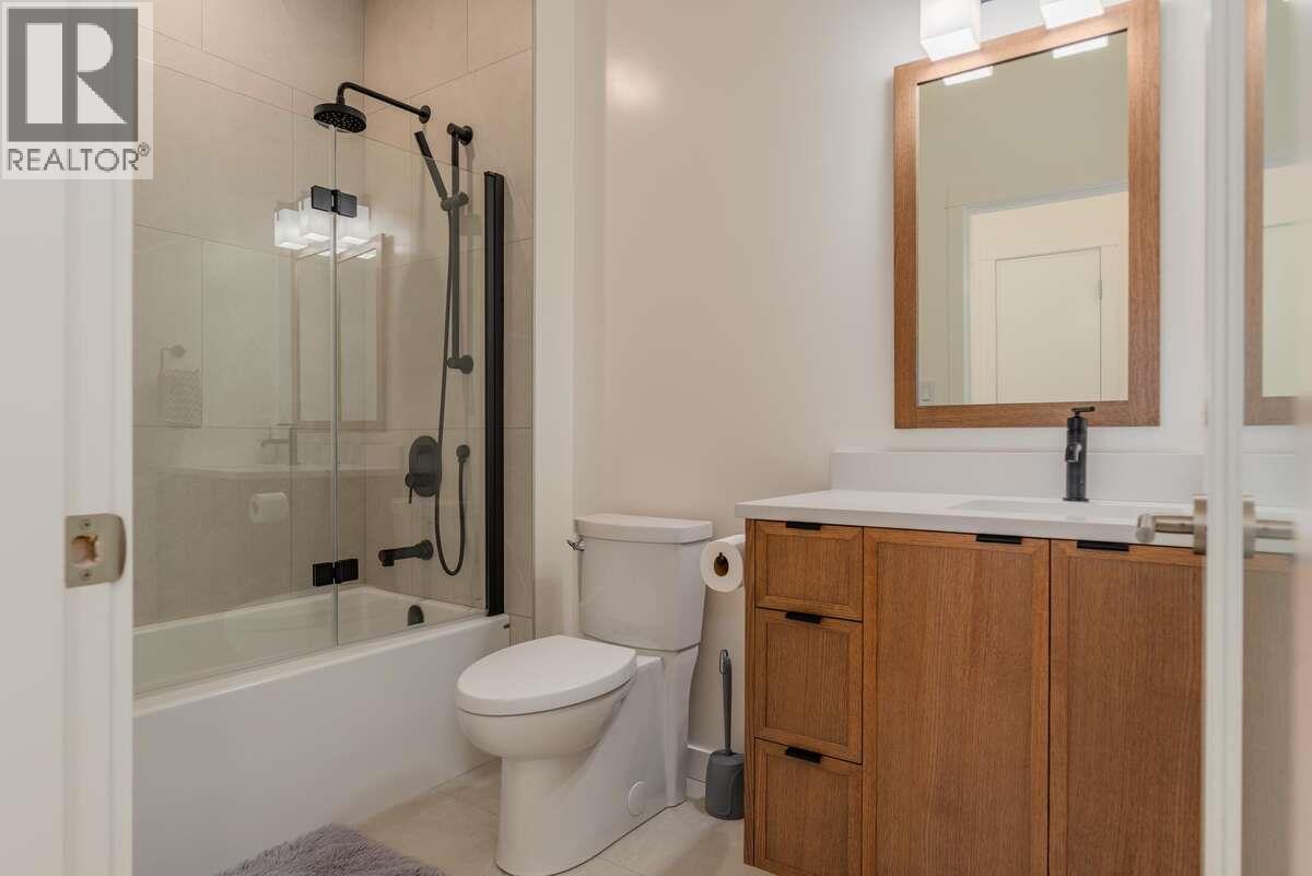 2222 Falls Street Unit# B, Nelson