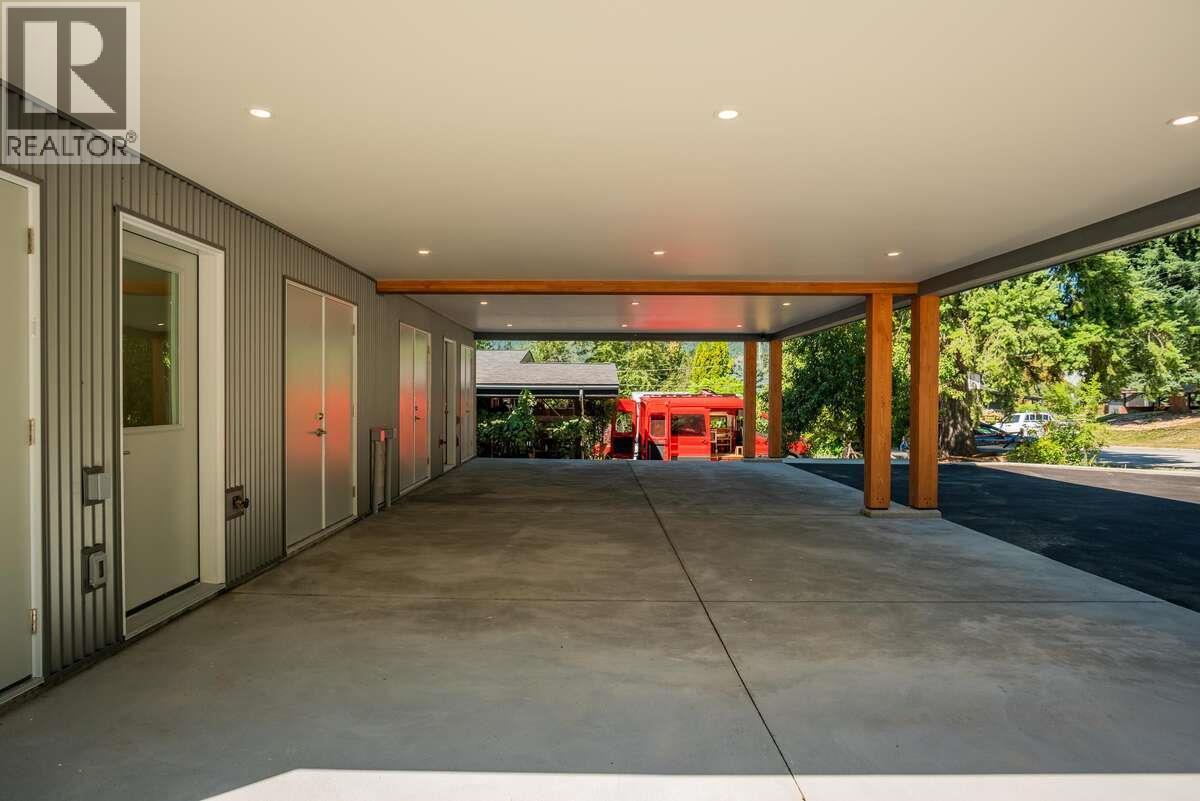 2222 Falls Street Unit# B, Nelson