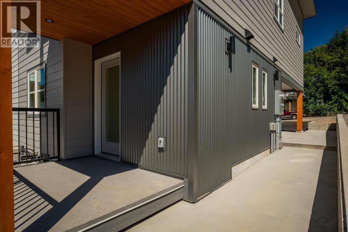 2222 Falls Street Unit# B, Nelson