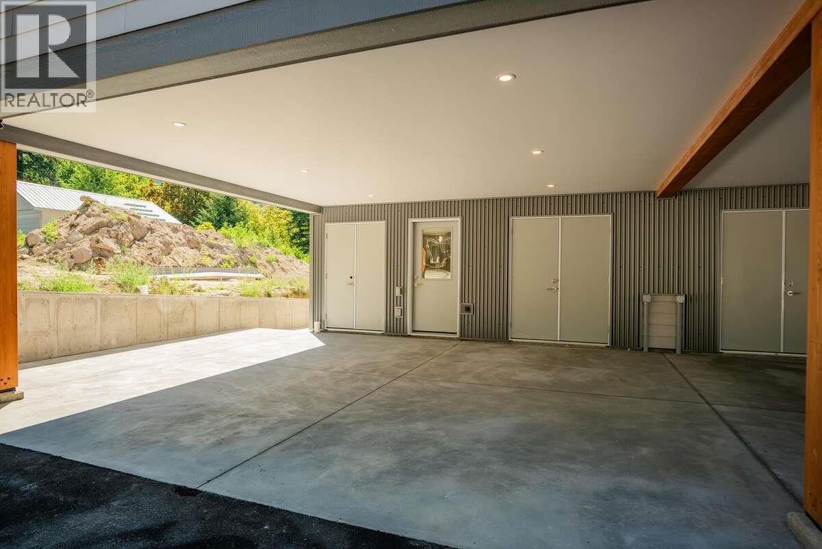 2222 Falls Street Unit# B, Nelson