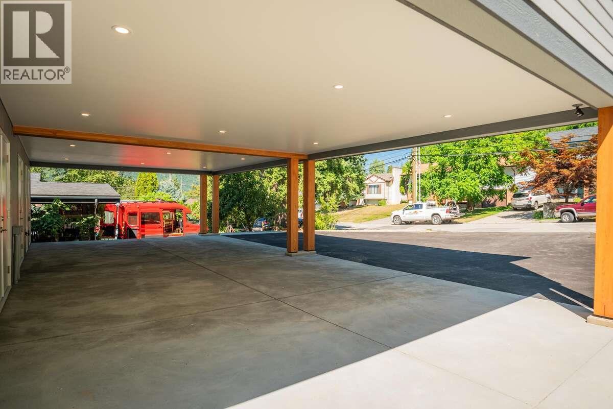 2222 Falls Street Unit# B, Nelson