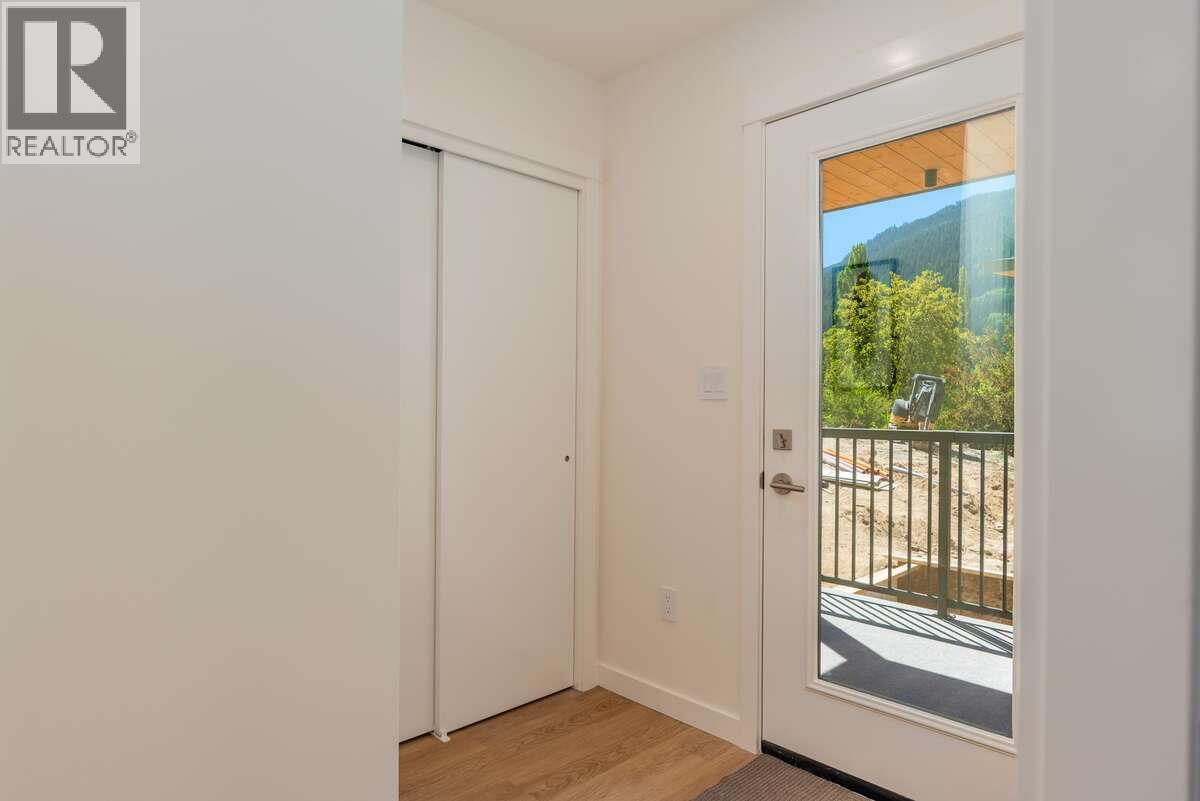 2222 Falls Street Unit# B, Nelson