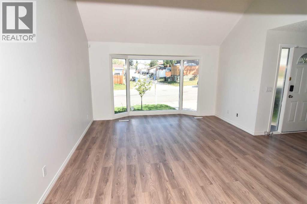 Single Family House for Sale in   Avenue SW Glenbrook Calgary 