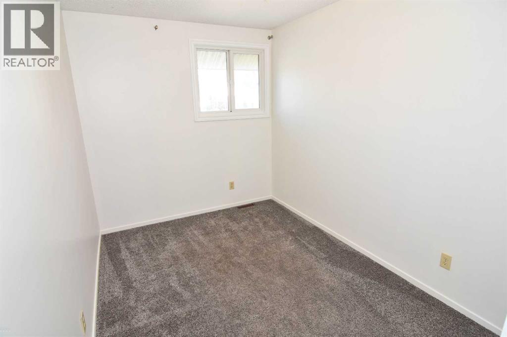 Single Family House for Sale in   Avenue SW Glenbrook Calgary 